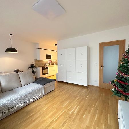 Apartment With Free Parking In Прага Экстерьер фото