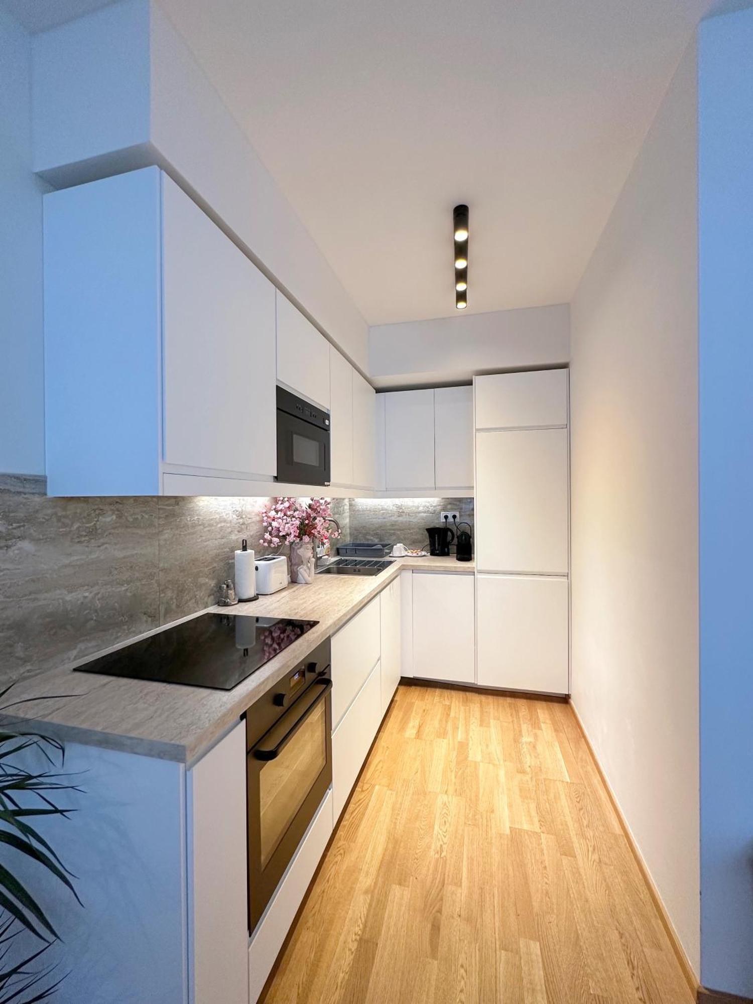 Apartment With Free Parking In Прага Экстерьер фото